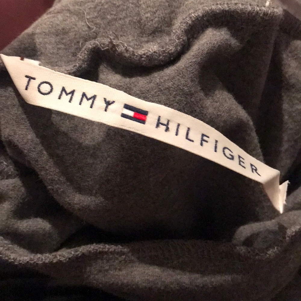 Tommy Hilfiger Stylish Gray Turtleneck Tank Top - Picture 2 of 2